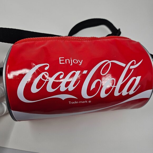 Lesportsac NWT Coke Coca-Cola Eva Crossbody Duffle Dynamic Drink - Picture 2 of 10
